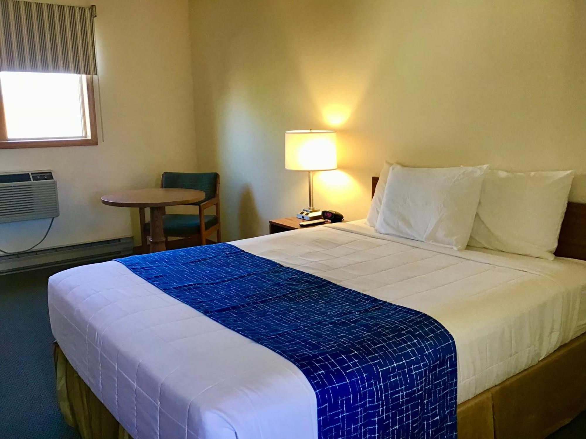 Travelodge By Wyndham Three Forks Dış mekan fotoğraf