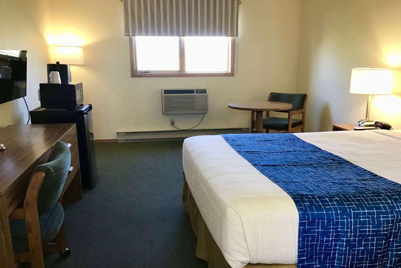 Travelodge By Wyndham Three Forks Dış mekan fotoğraf