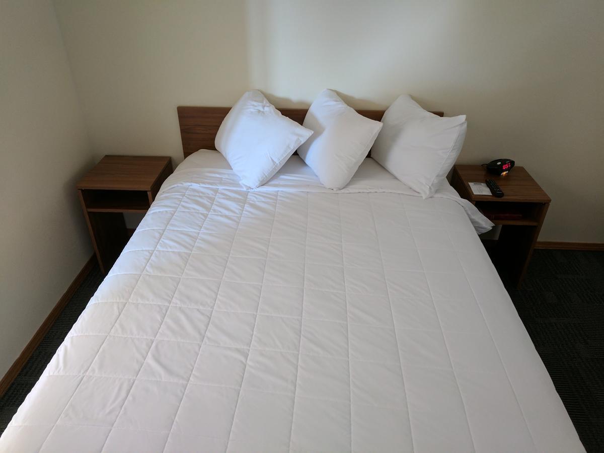 Travelodge By Wyndham Three Forks Dış mekan fotoğraf